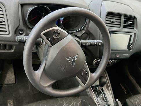 Used 2025 Mitsubishi Outlander Sport ES image 18