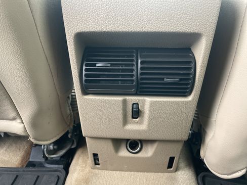 Used 2010 Ford Explorer Eddie Bauer image 29