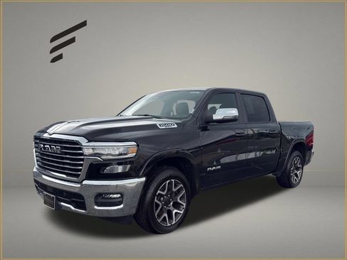 Used 2025 RAM 1500 Laramie AWD/4WD image 1