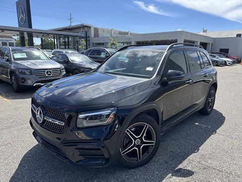 Used 2025 Mercedes-Benz GLB 250 image 3
