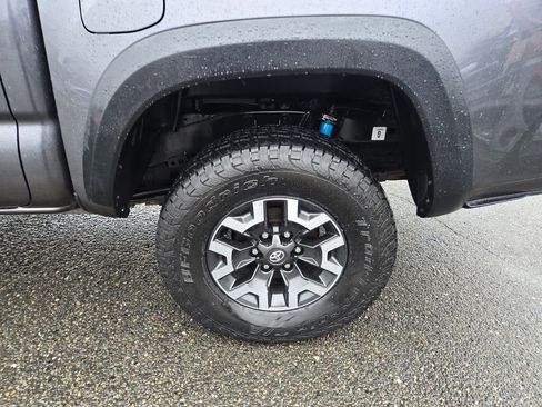 Used 2021 Toyota Tacoma TRD Off-Road w/ Technology Package image 9