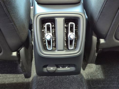 Used 2023 Volvo XC40 Recharge Ultimate w/ Protection Package Premier AWD/4WD image 23