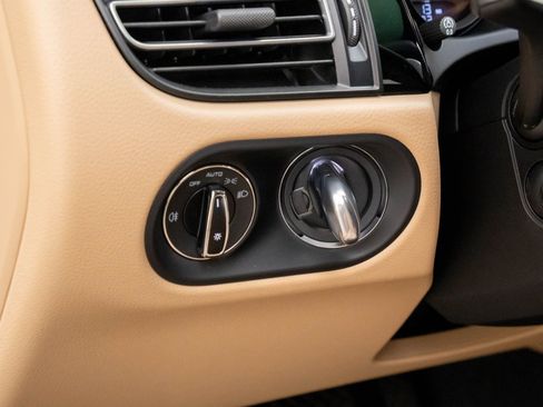 New 2026 Porsche Macan image 19