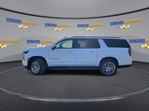 New 2026 Chevrolet Suburban RST image 8