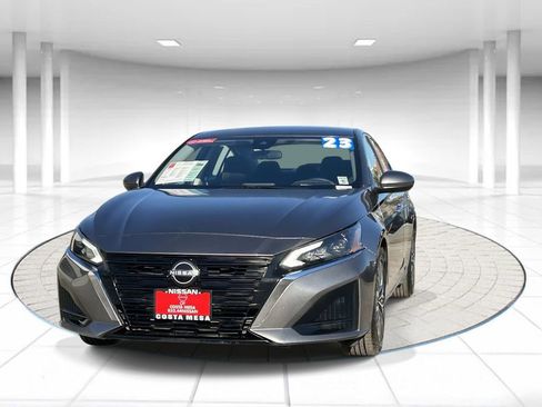 Used 2023 Nissan Altima 2.5 SV image 6