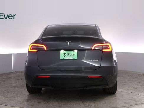 Used 2023 Tesla Model Y Long Range AWD/4WD image 15