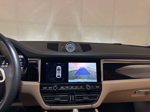 Used 2021 Porsche Macan image 15