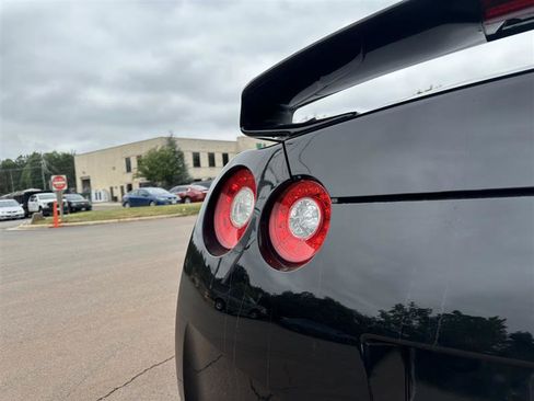 Used 2010 Nissan GT-R Premium image 40