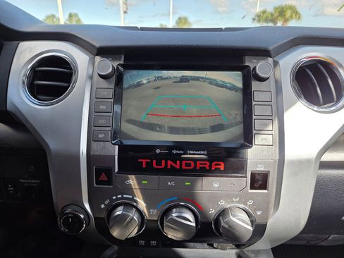 Used 2020 Toyota Tundra SR5 w/ SR5 Upgrade Package AWD/4WD image 10