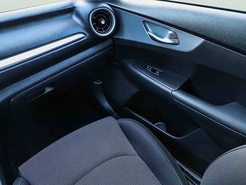 Certified 2024 Kia Forte LXS w/ LXS Technology Package FWD image 19