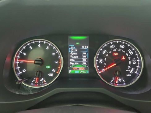 Used 2021 Toyota RAV4 XLE Premium AWD/4WD image 14