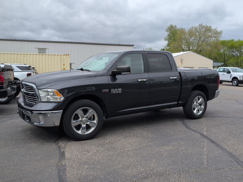 Used 2017 RAM 1500 Big Horn AWD/4WD image 2