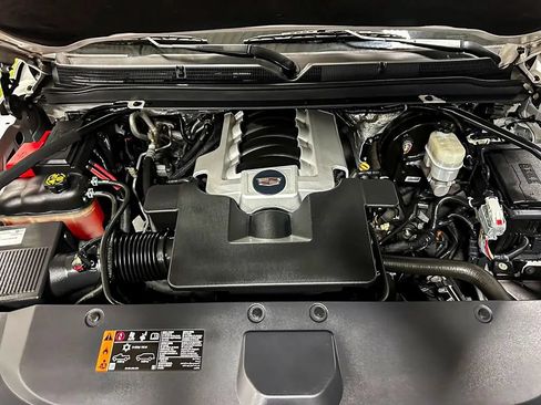 Used 2017 Cadillac Escalade Luxury RWD image 39