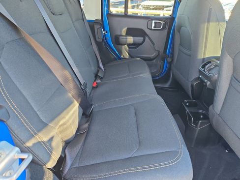 Used 2024 Jeep Wrangler Sport S image 19