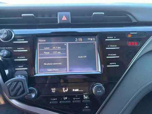 Used 2019 Toyota Camry SE image 17