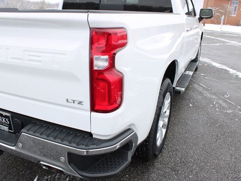 Used 2022 Chevrolet Silverado 1500 LTZ image 44