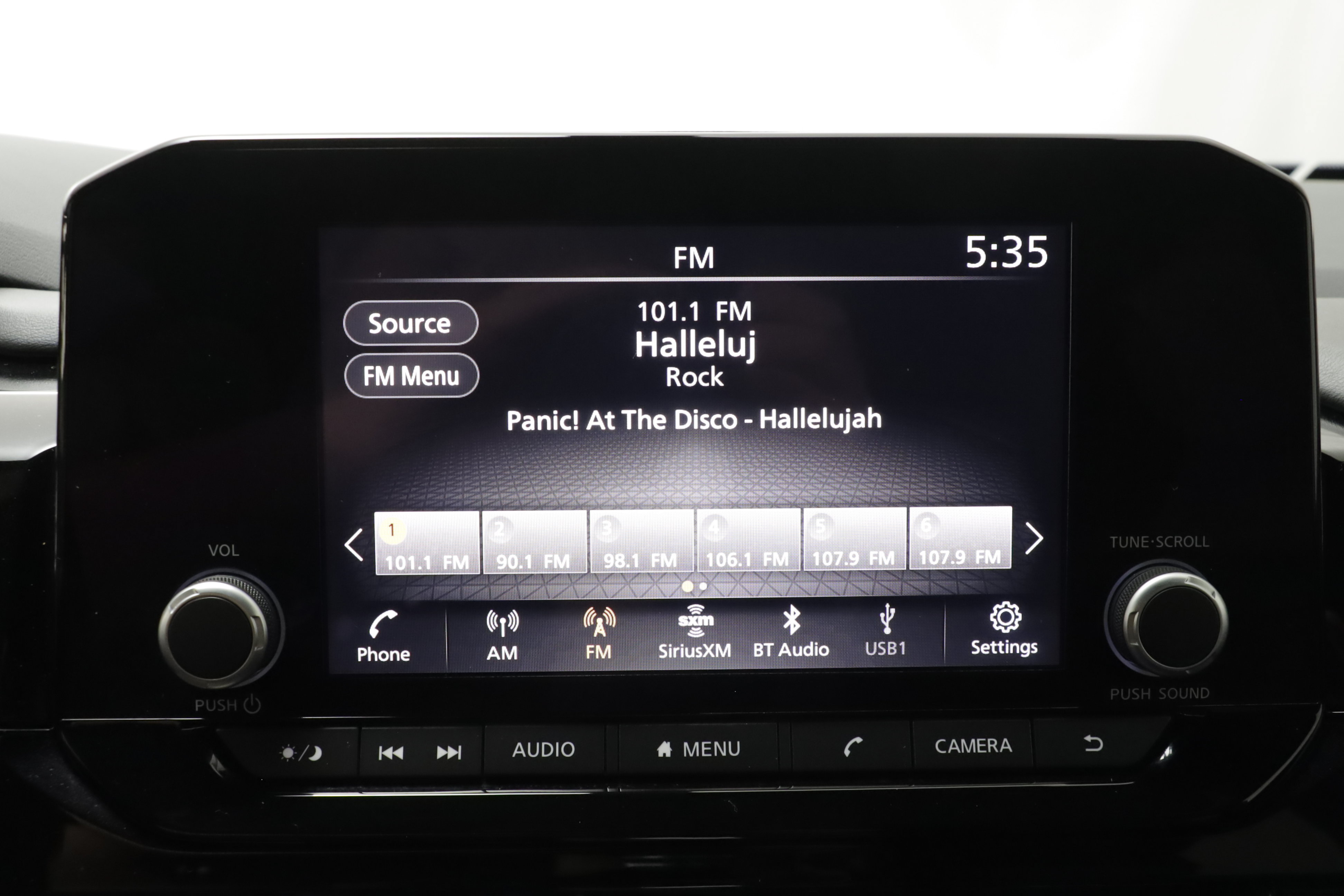 Used 2023 Nissan Pathfinder Rock Creek AWD/4WD image 10