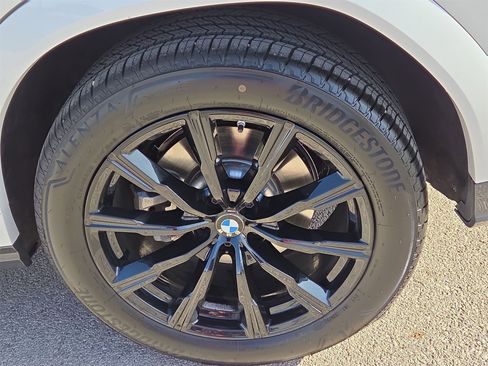 Used 2023 BMW X6 xDrive40i w/ M Sport Package image 11