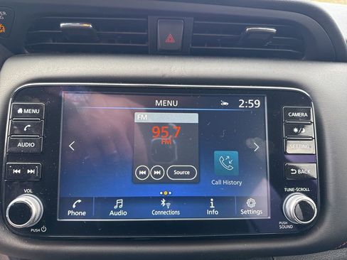 Used 2023 Nissan Kicks SR w/ SR Premium Package FWD image 14
