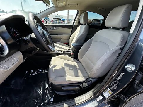 Used 2021 Kia Forte LXS FWD image 21