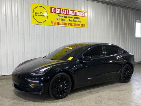 Used 2022 Tesla Model 3 Long Range AWD/4WD image 1