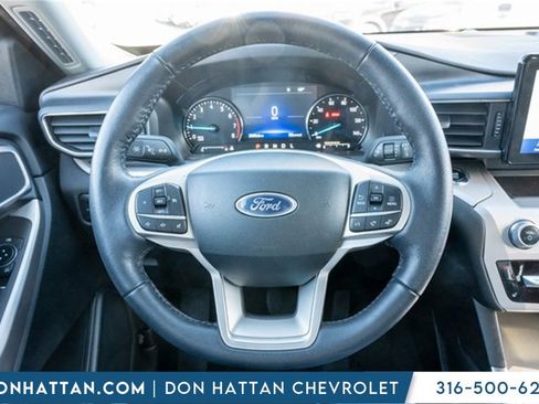 Used 2023 Ford Explorer XLT w/ Equipment Group 202A image 6