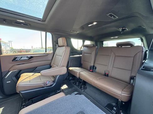 New 2026 Chevrolet Suburban High Country RWD image 10