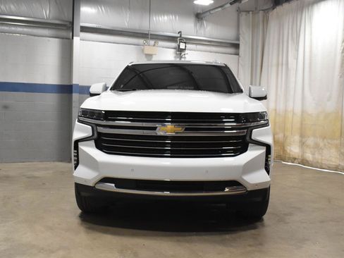 Used 2024 Chevrolet Suburban LT w/ LT Signature Package AWD/4WD image 29