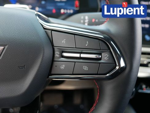 Used 2024 Chevrolet Equinox EV RS FWD image 23