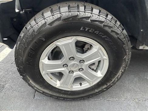 Used 2021 Jeep Wrangler Unlimited Sport image 32