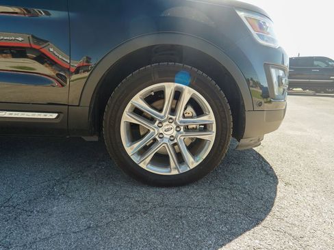 Used 2017 Ford Explorer Limited w/ Equipment Group 301A AWD/4WD image 15