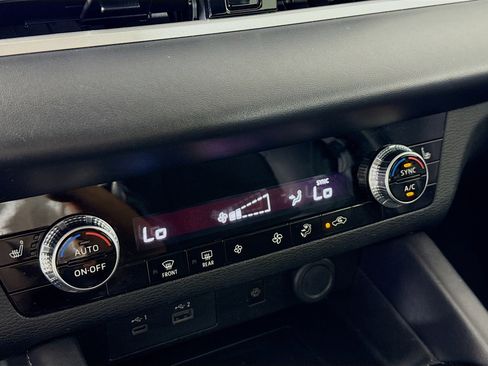 Used 2024 Mitsubishi Outlander SE Black Edition FWD image 19