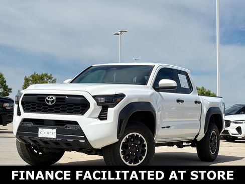 Used 2024 Toyota Tacoma TRD Off-Road image 2