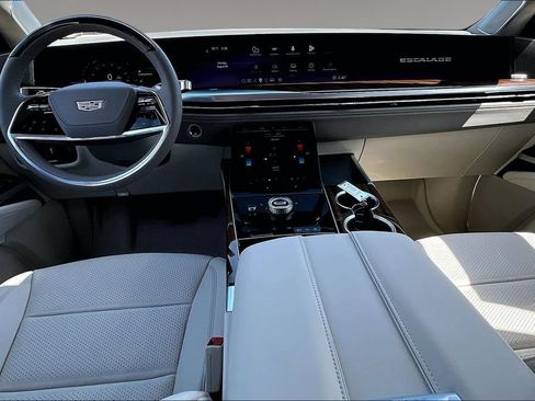 New 2026 Cadillac Escalade Platinum Luxury w/ LPO, Floor Liner Package AWD/4WD image 5