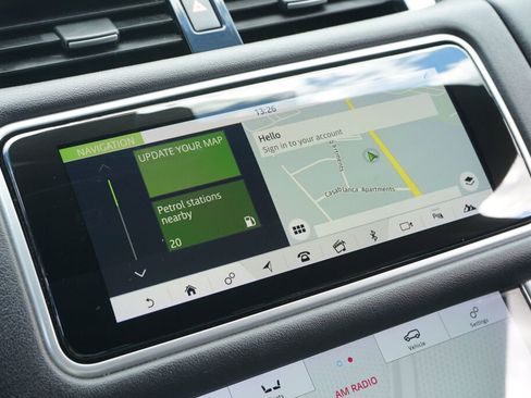 Used 2018 Land Rover Range Rover Sport SE image 23