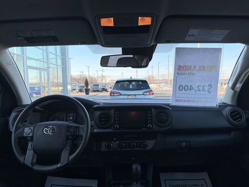 Used 2022 Toyota Tacoma SR image 15