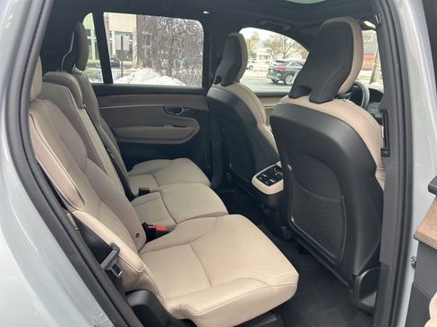 Used 2025 Volvo XC90 B5 Plus image 14