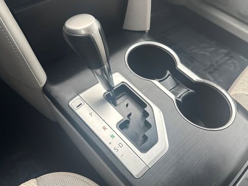 Used 2012 Toyota Camry LE image 23