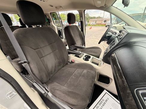 Used 2012 Dodge Grand Caravan SXT FWD image 15