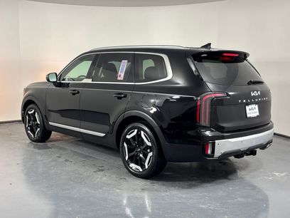 Used 2024 Kia Telluride EX w/ EX Captain's Chair Package