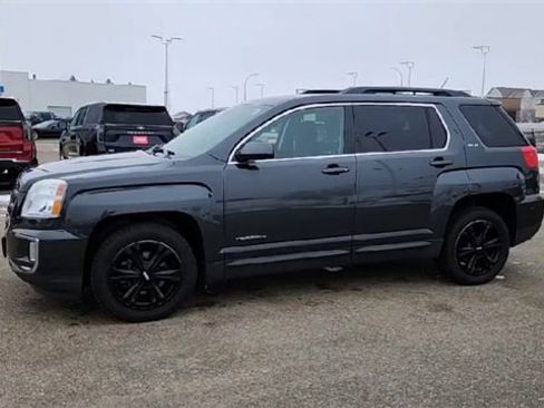 Used 2017 GMC Terrain SLE w/ Driver Alert Package I image 4