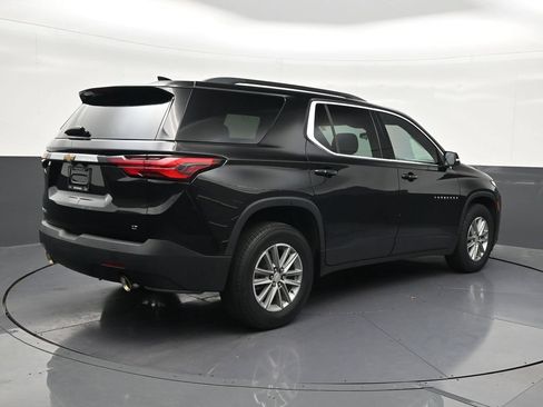 Used 2023 Chevrolet Traverse LT FWD image 5