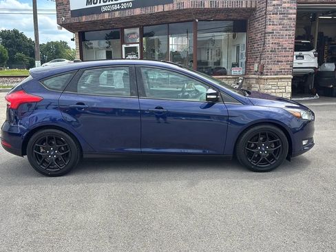 Used 2016 Ford Focus SE w/ Equipment Group 201A FWD image 18