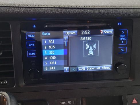 Used 2015 Toyota Sienna XLE FWD image 7