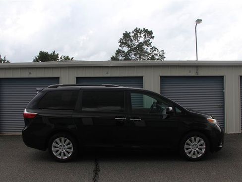 Used 2015 Toyota Sienna XLE Premium AWD/4WD image 8