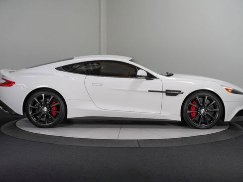Used 2014 Aston Martin Vanquish Coupe image 8
