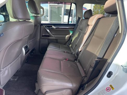 Used 2015 Lexus GX 460 w/ Premium Package image 19