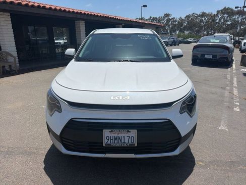 Used 2023 Kia Niro LX FWD image 2