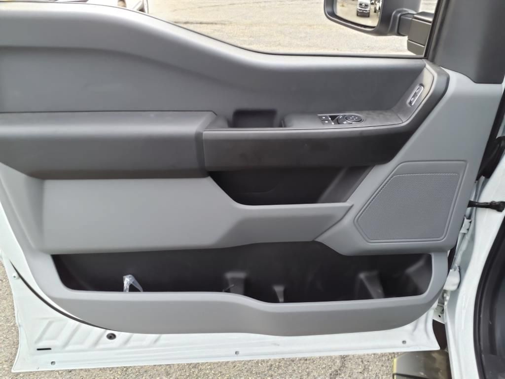 New 2024 Ford F550 Luxury RWD image 17