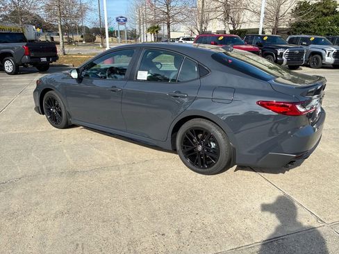 New 2026 Toyota Camry SE image 3